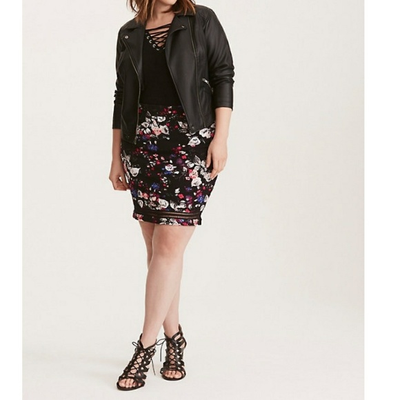 NWOT Torrid skirt - Picture 2 of 6